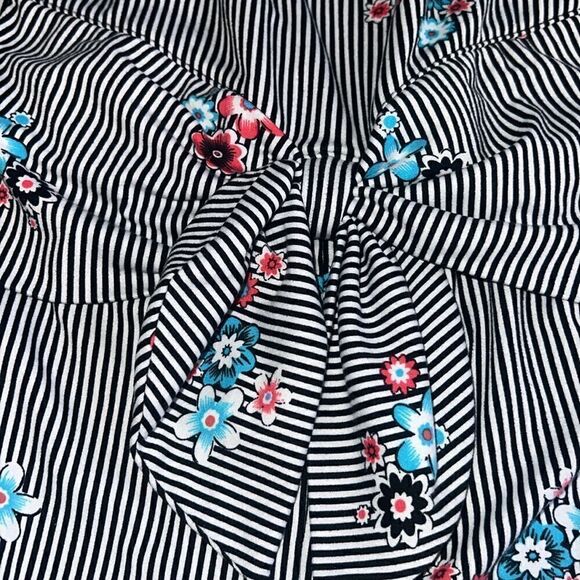 Bundle of Girls 4/5 Clothes (8 pcs) - Picture 5 of 7